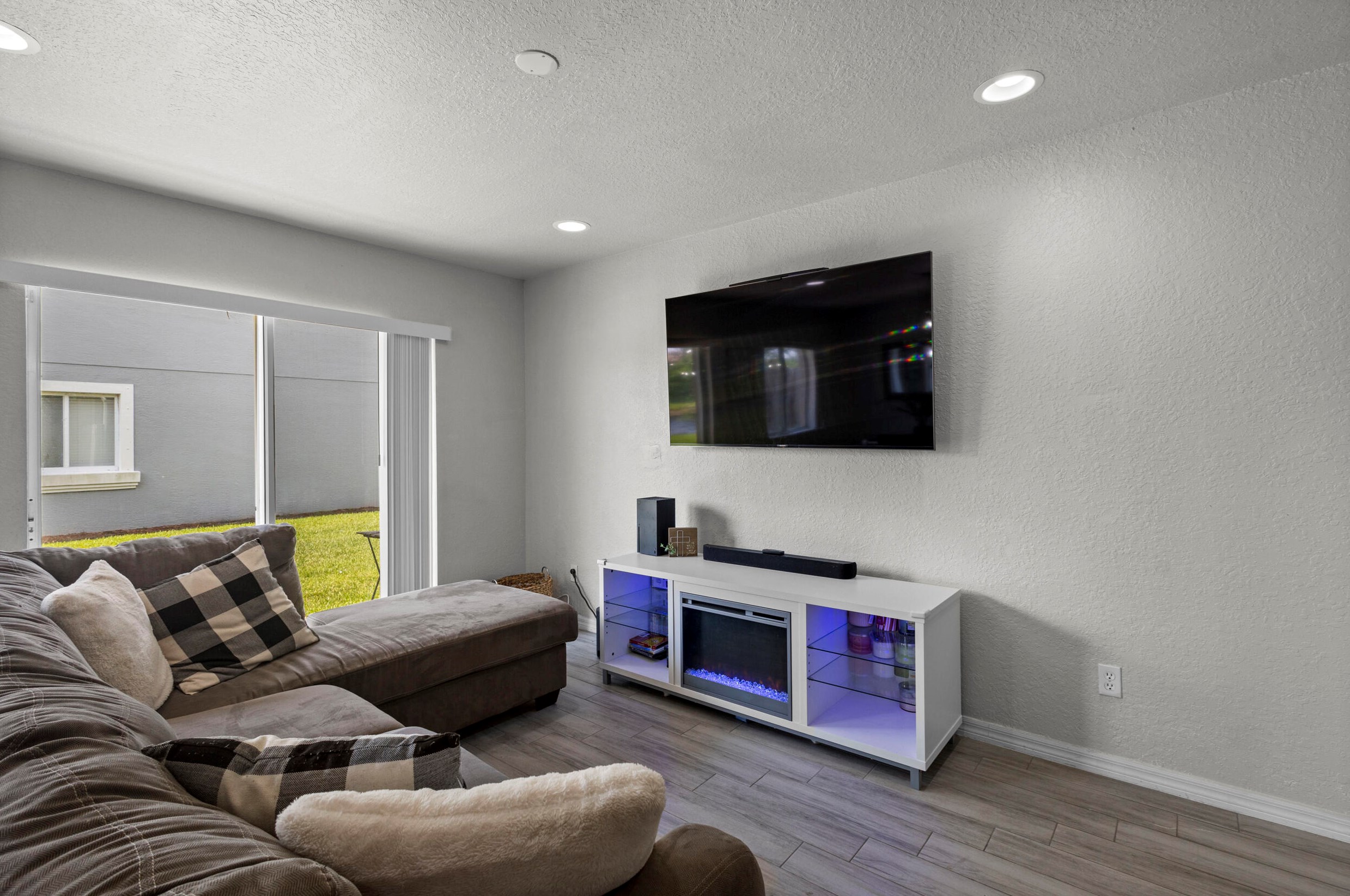 2250 Rockport Rd, Fort Pierce FL  34953-4375 exterior