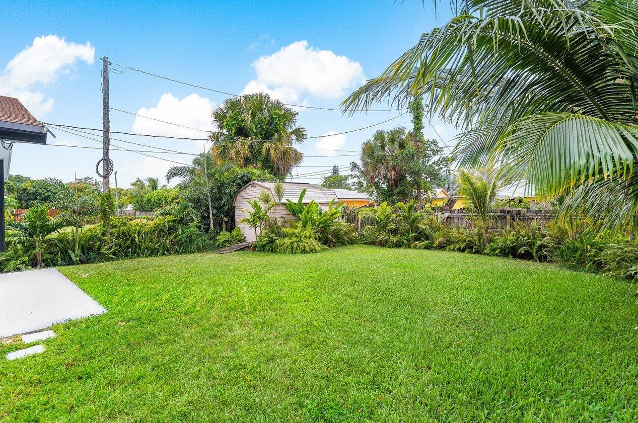 237 Martin Ave, Lake Worth FL  33463-2029 exterior