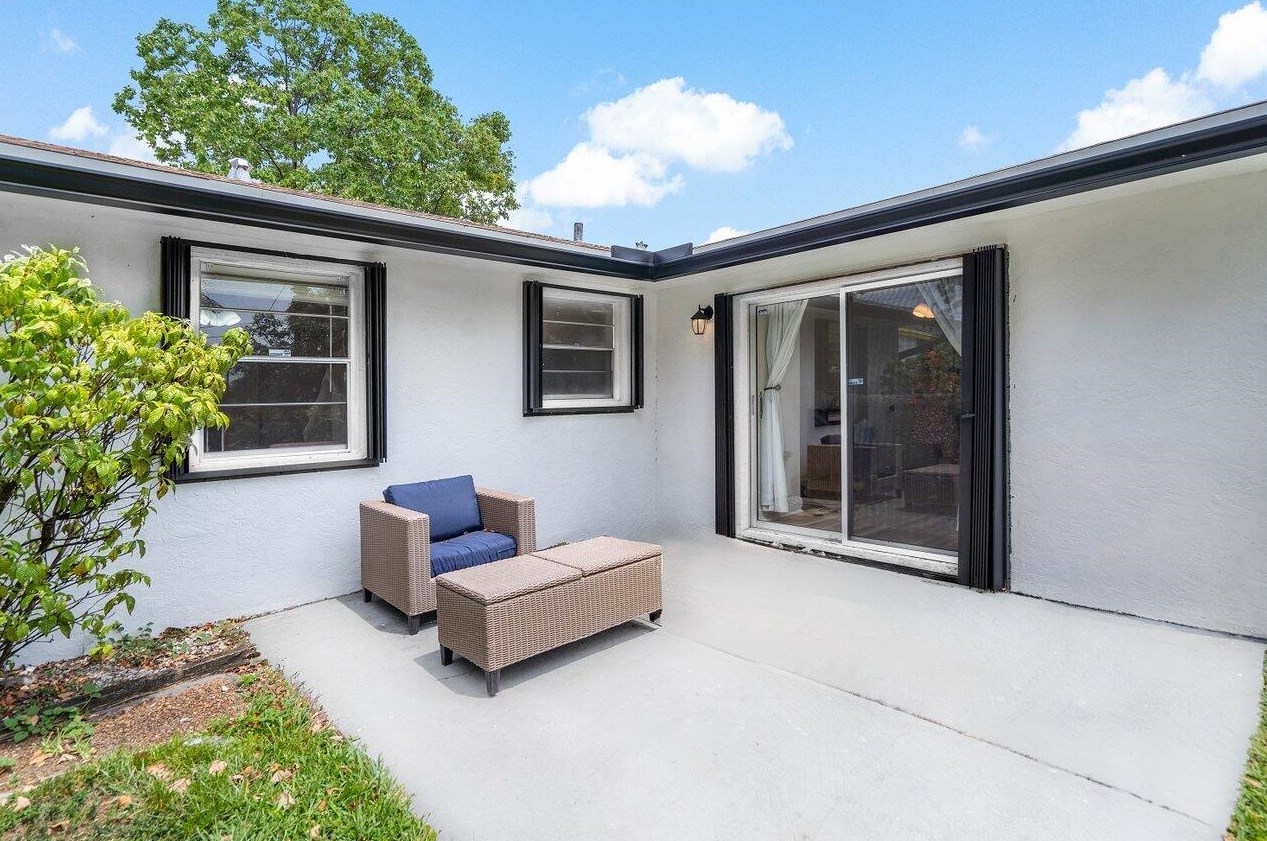 237 Martin Ave, Lake Worth FL  33463-2029 exterior