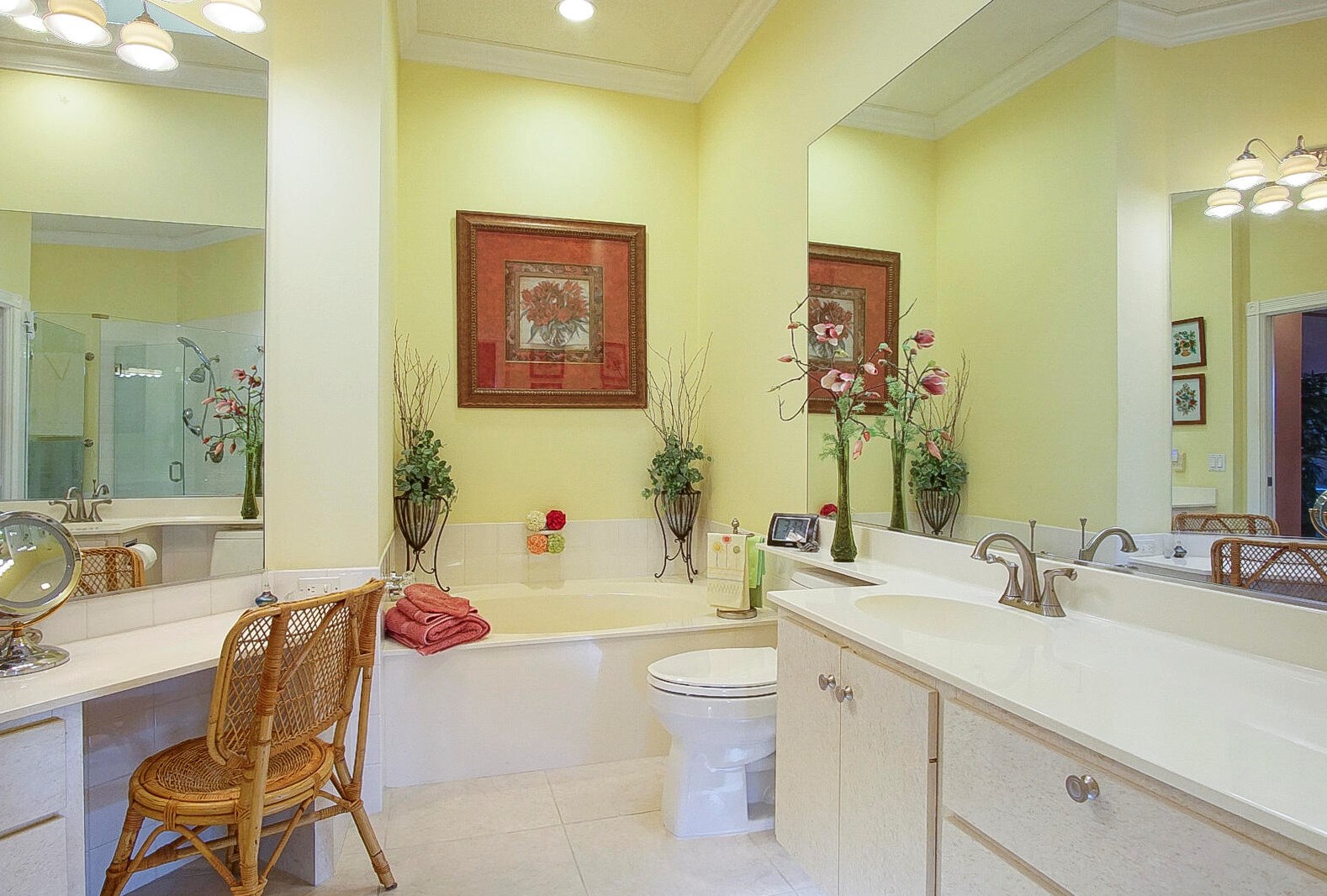 253 Bentley Cir, Fort Pierce FL 34986-2405 exterior