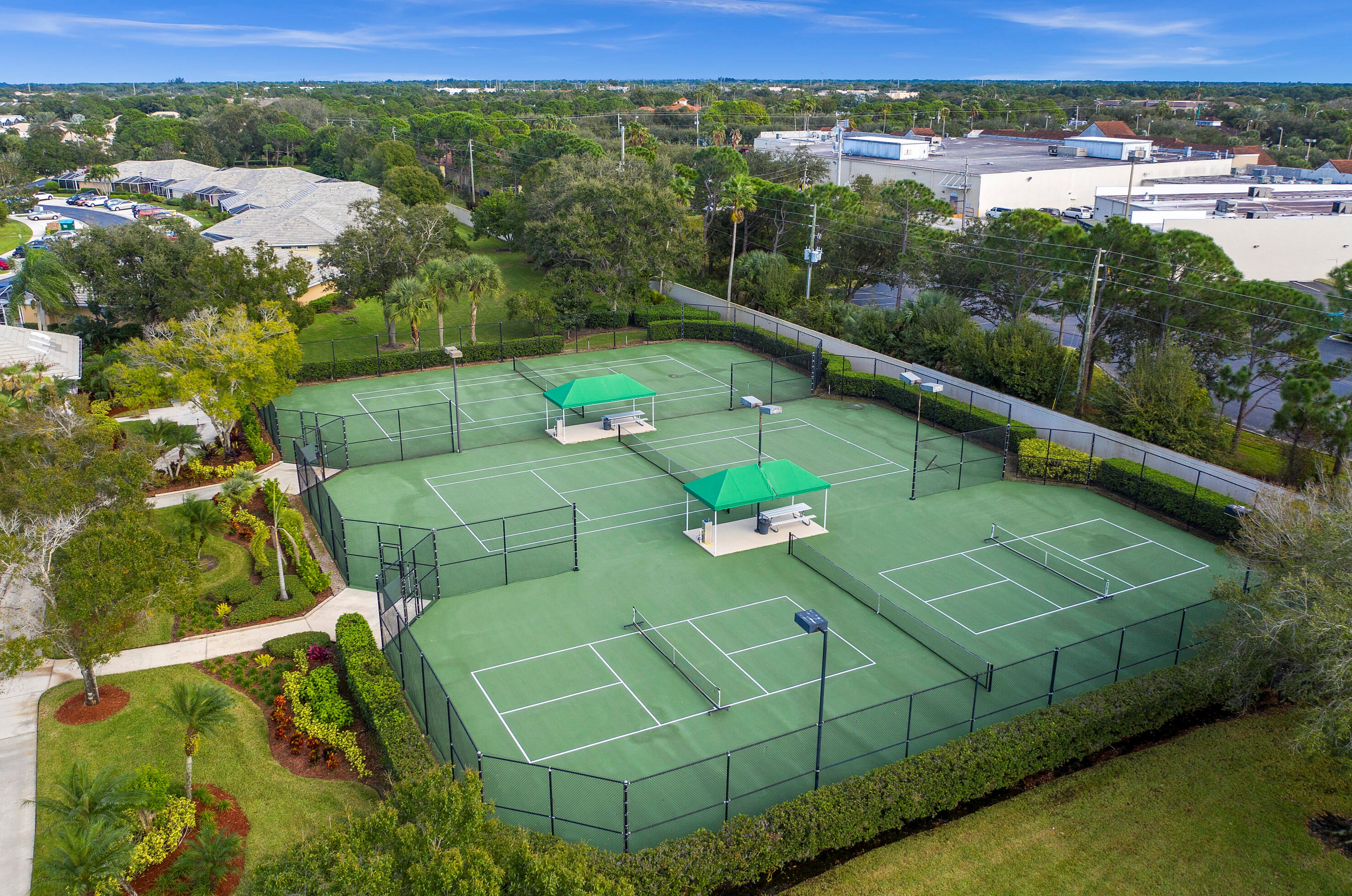 253 Bentley Cir, Fort Pierce FL 34986-2405 exterior