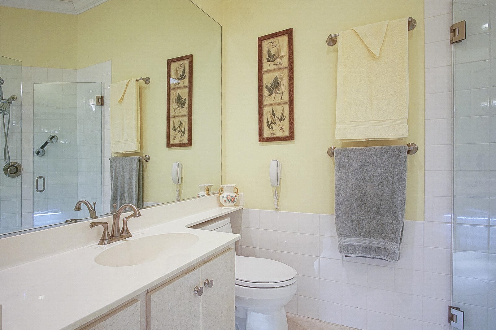 253 Bentley Cir, Fort Pierce FL 34986-2405 exterior