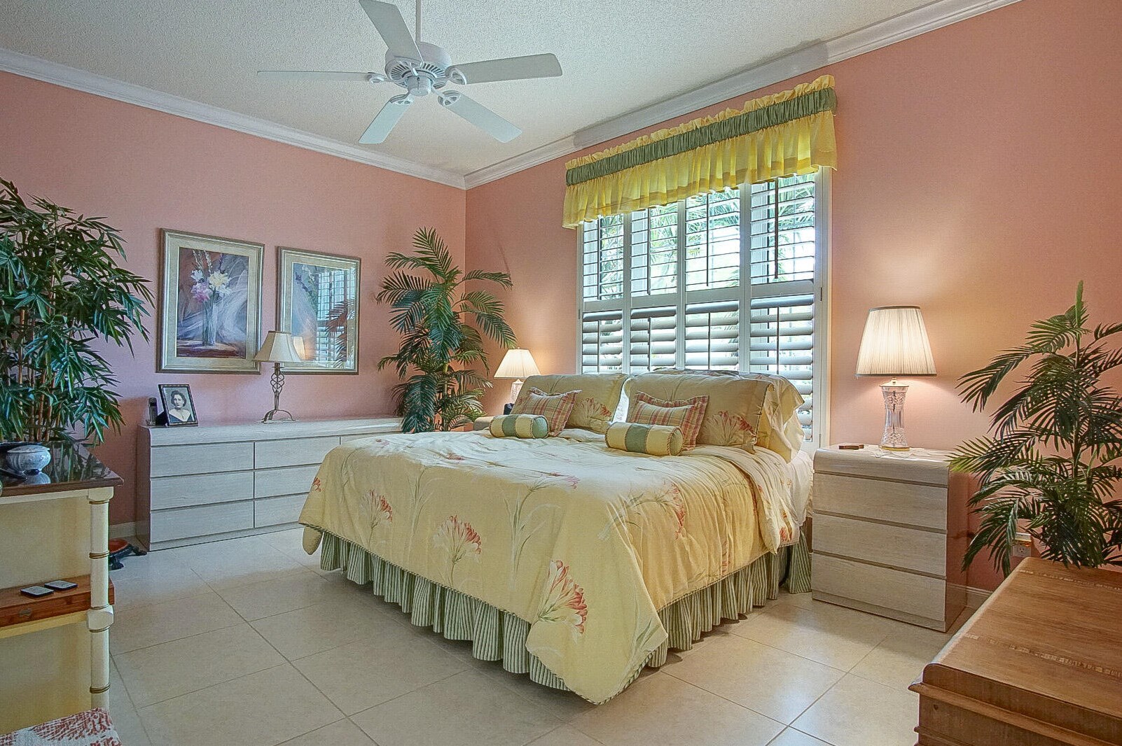 253 Bentley Cir, Fort Pierce FL 34986-2405 exterior