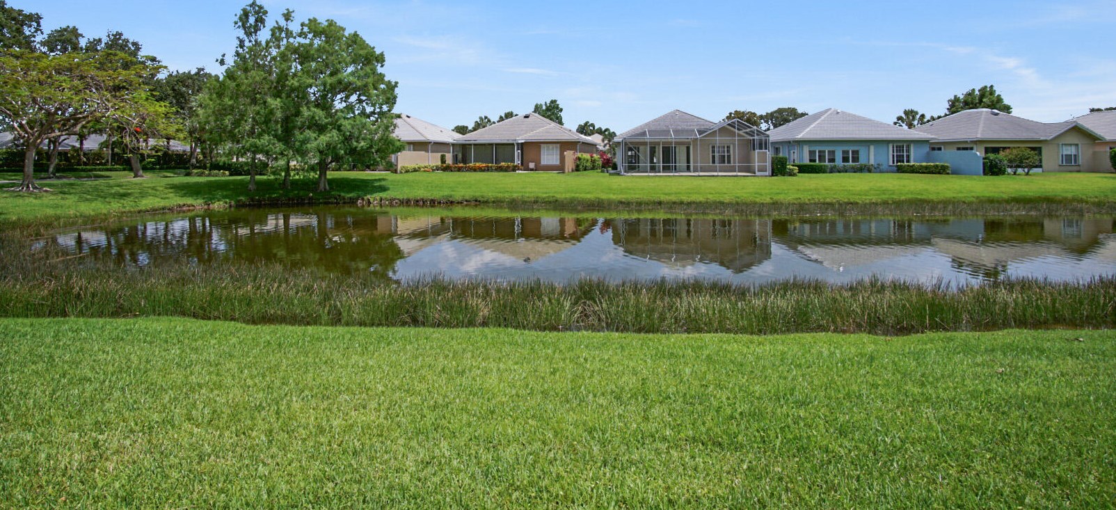 253 Bentley Cir, Fort Pierce FL 34986-2405 exterior