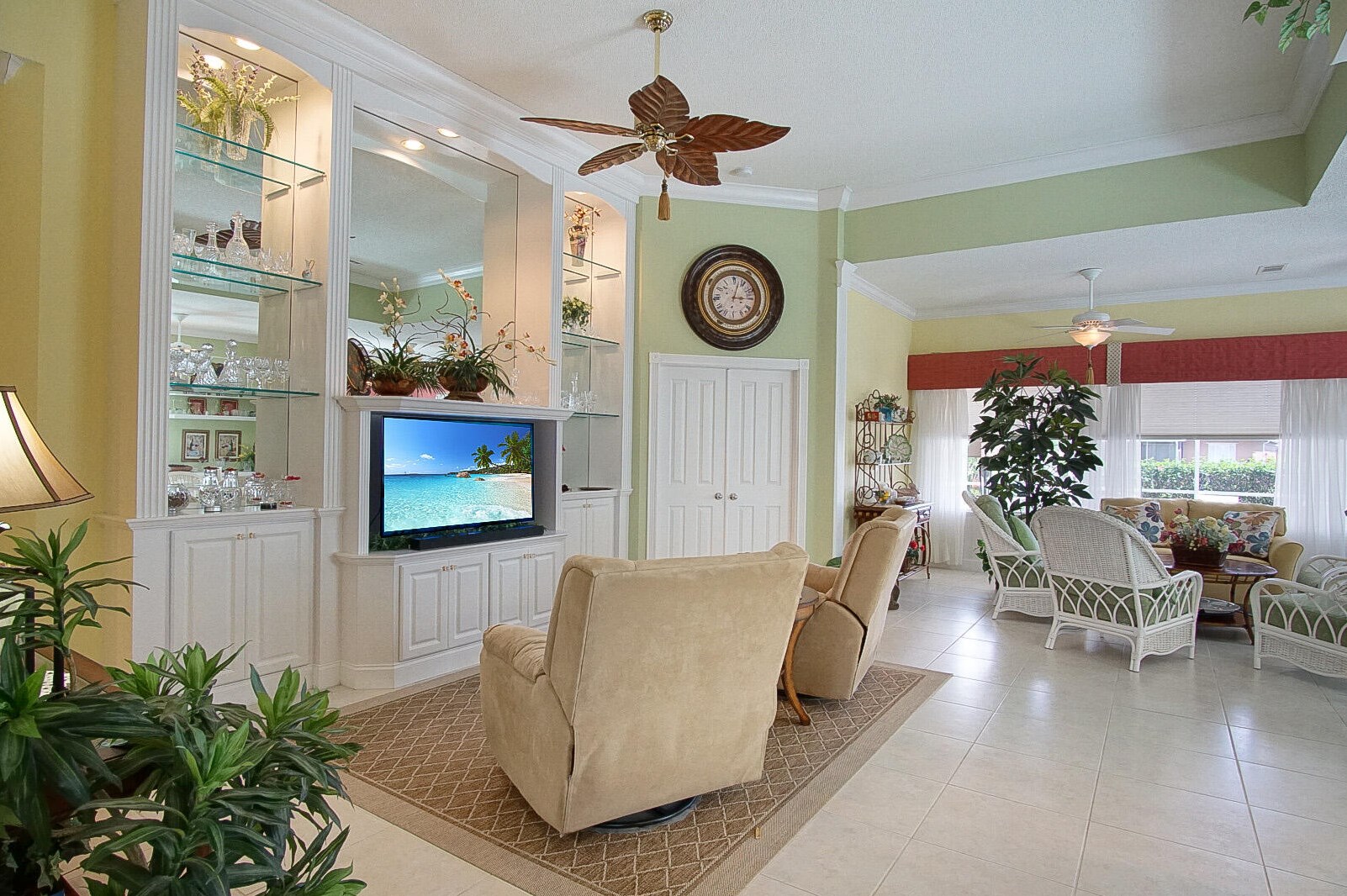 253 Bentley Cir, Fort Pierce FL 34986-2405 exterior