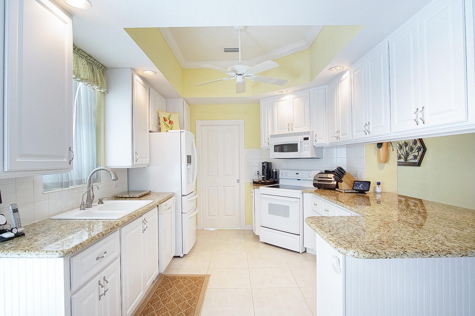 253 Bentley Cir, Fort Pierce FL 34986-2405 exterior