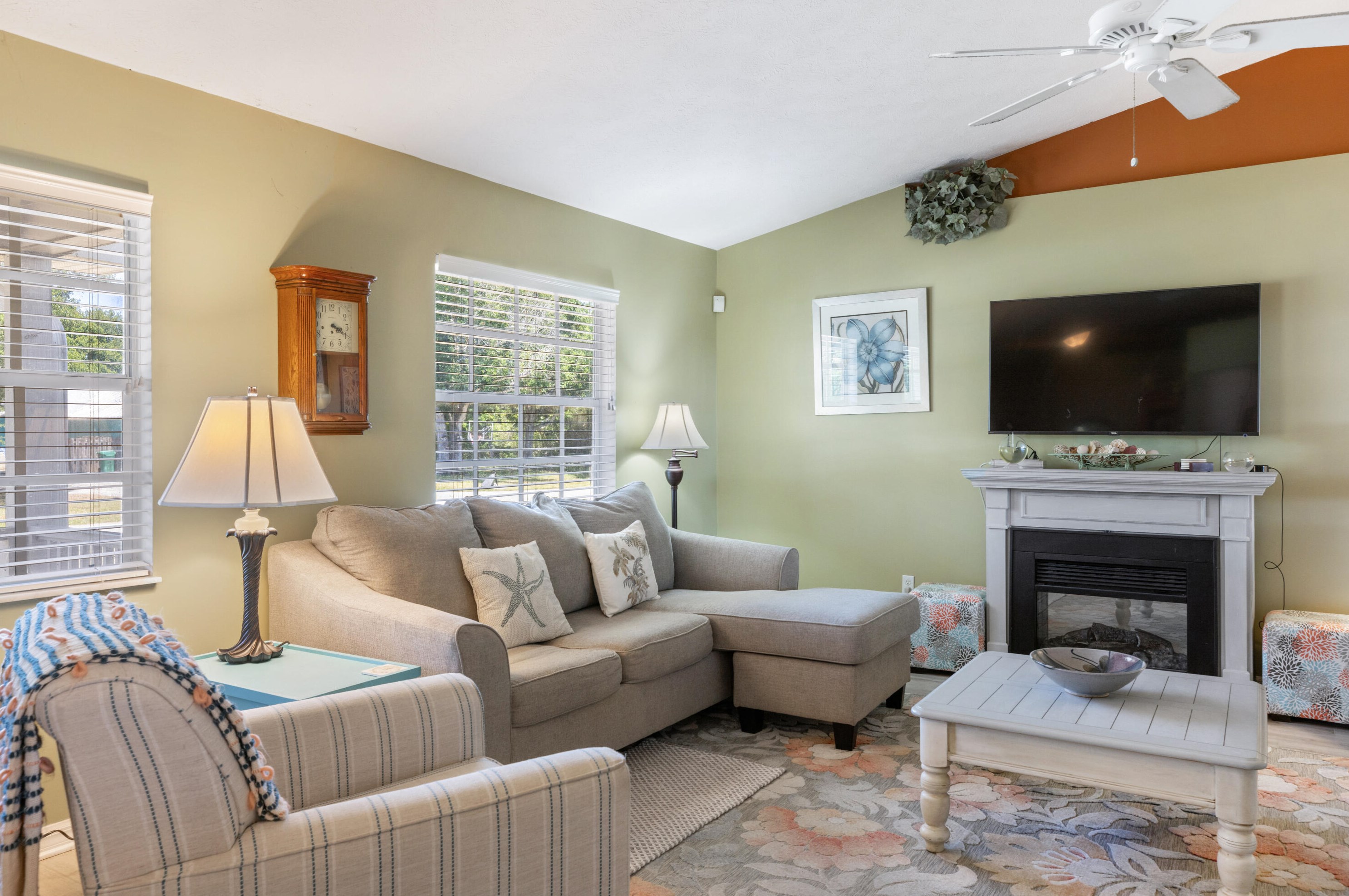 8805 Coquina Ave, Fort Pierce FL 34951-1088 exterior