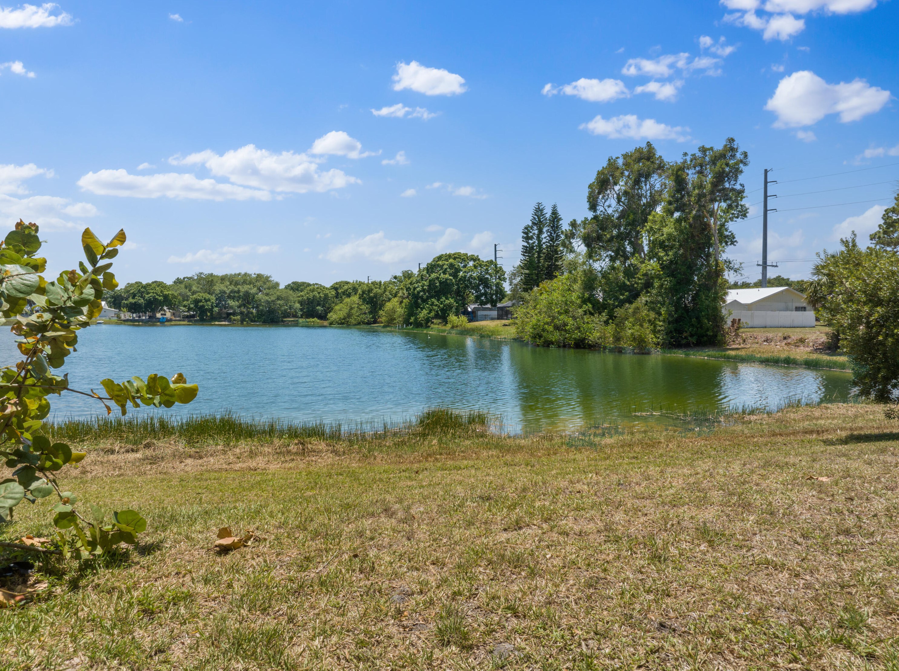 8805 Coquina Ave, Fort Pierce FL 34951-1088 exterior