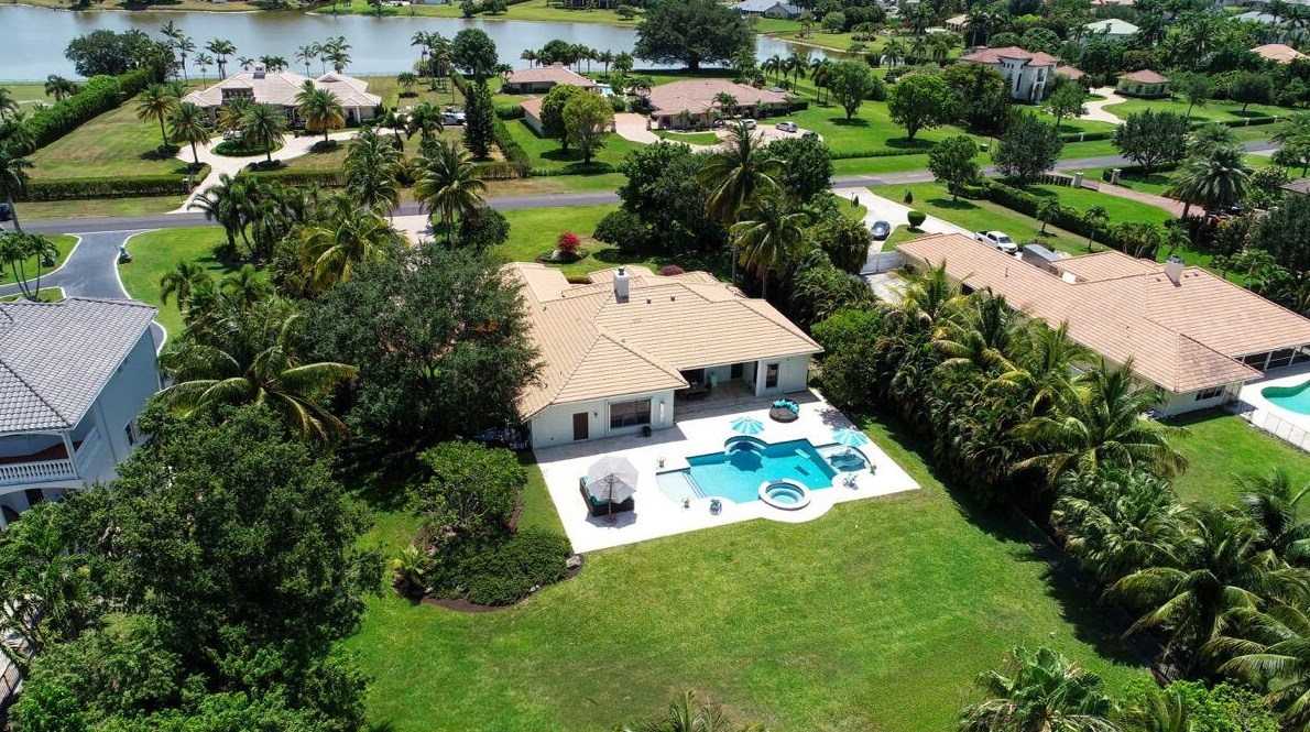 6795 Calumet Cir, Lake Worth FL 33467-7001 exterior