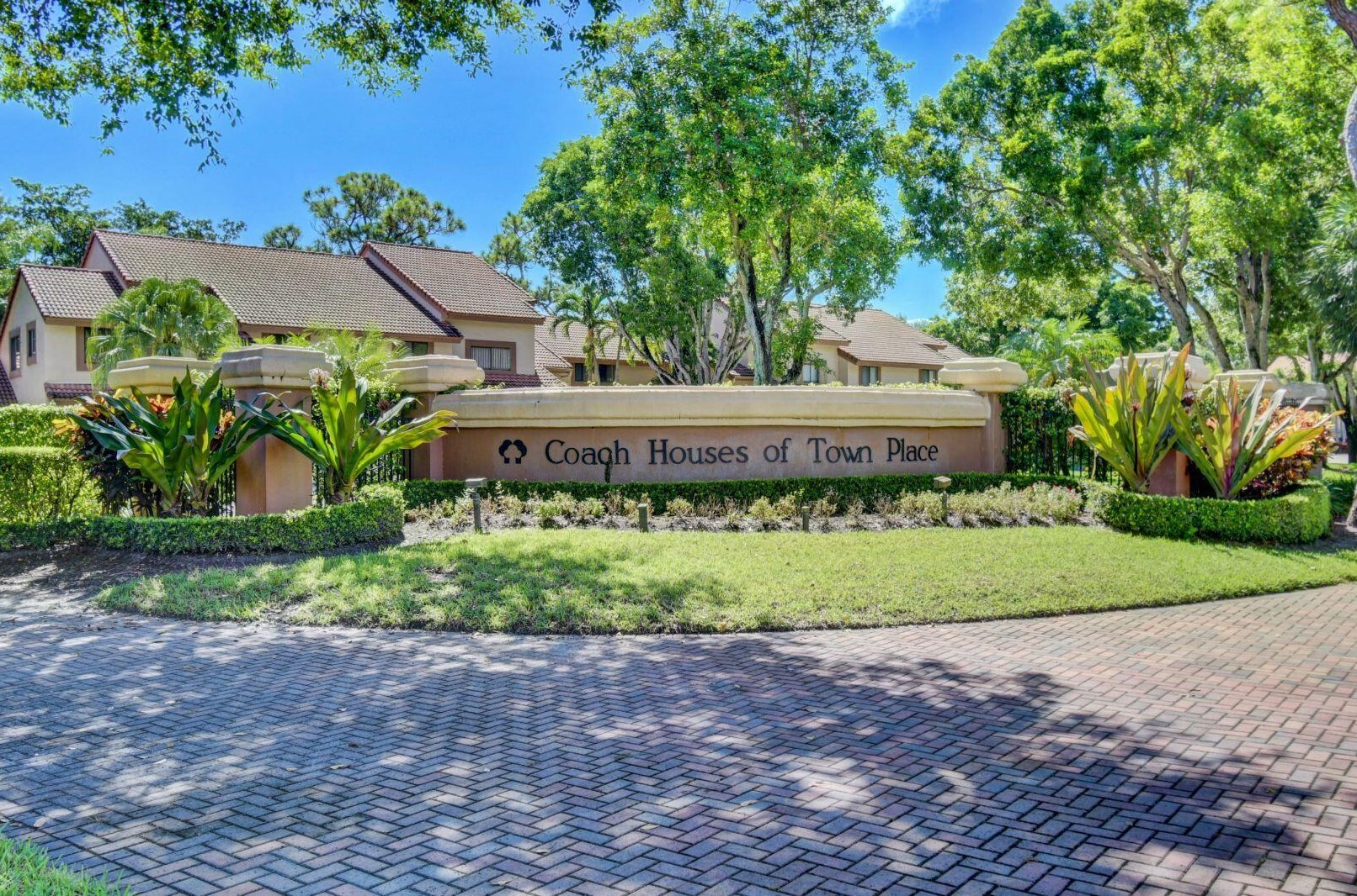 5771 Coach House Cir, Boca Raton FL  33486-8626 exterior