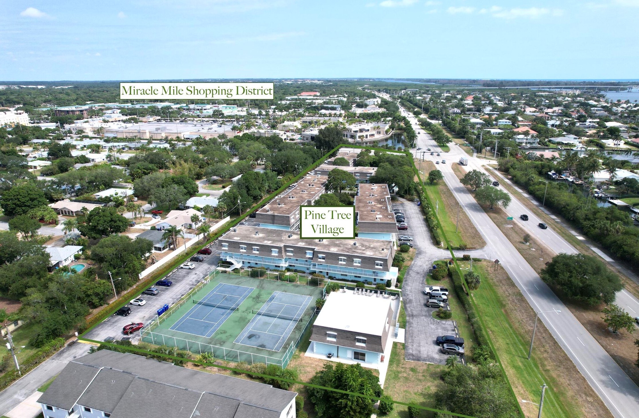 1901 Indian River Blvd, Vero Beach FL  32960-5210 exterior