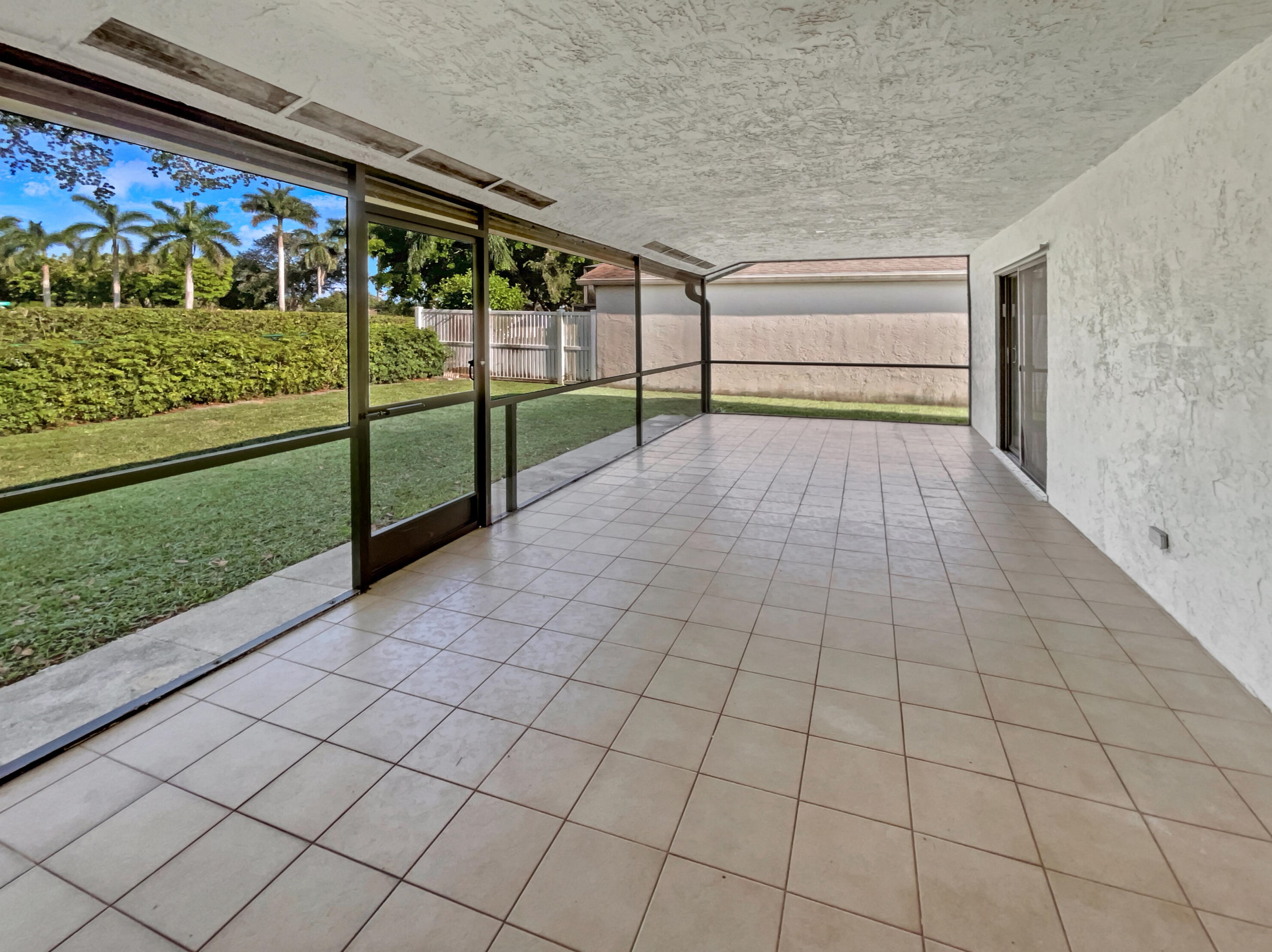 21054 Country Crk Dr, Boca Raton FL 33428-1147 exterior