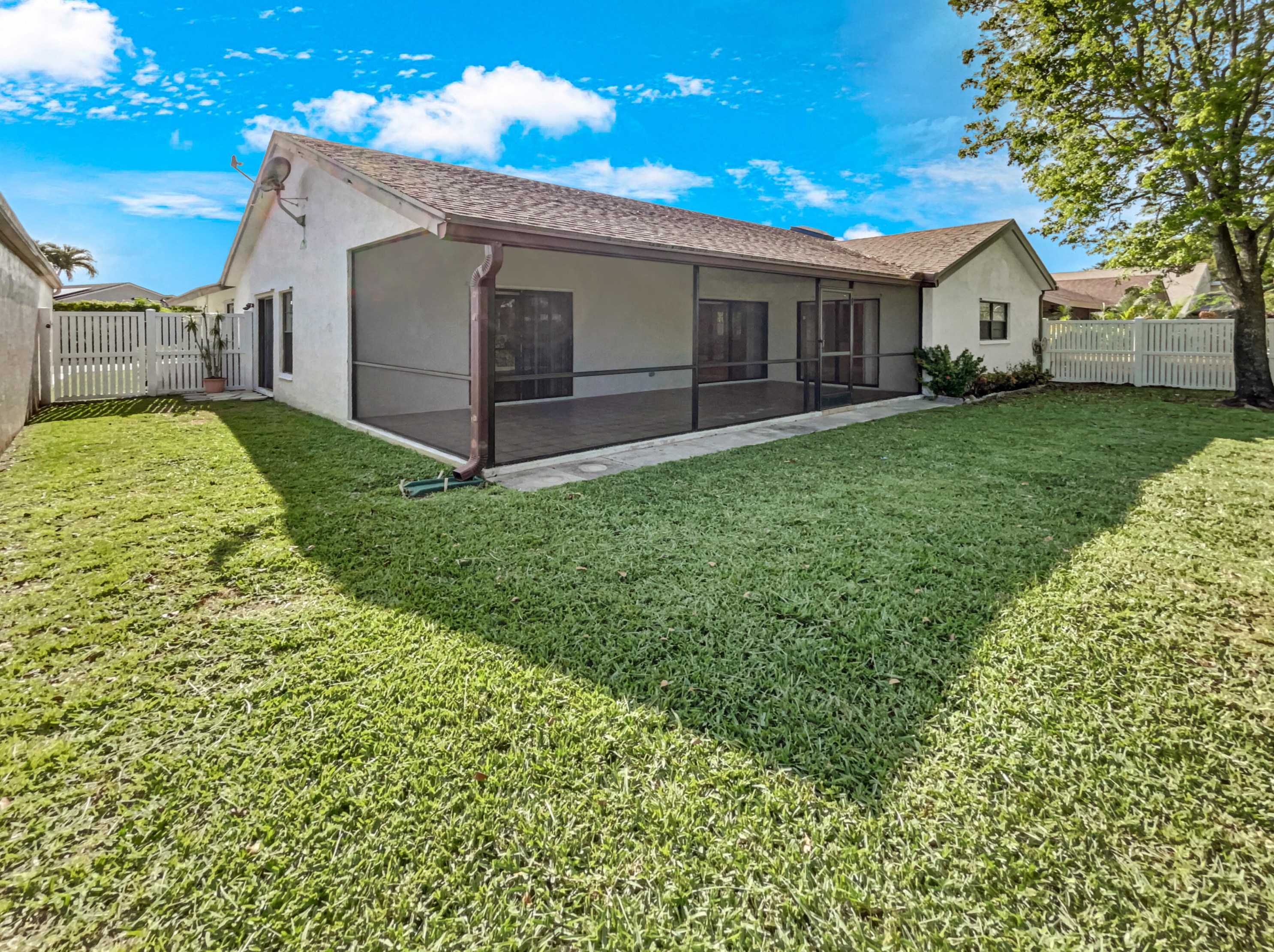 21054 Country Crk Dr, Boca Raton FL 33428-1147 exterior