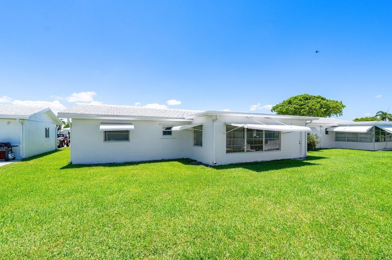 120 Leisureville Blvd, Boynton Beach FL 33426-4351 exterior