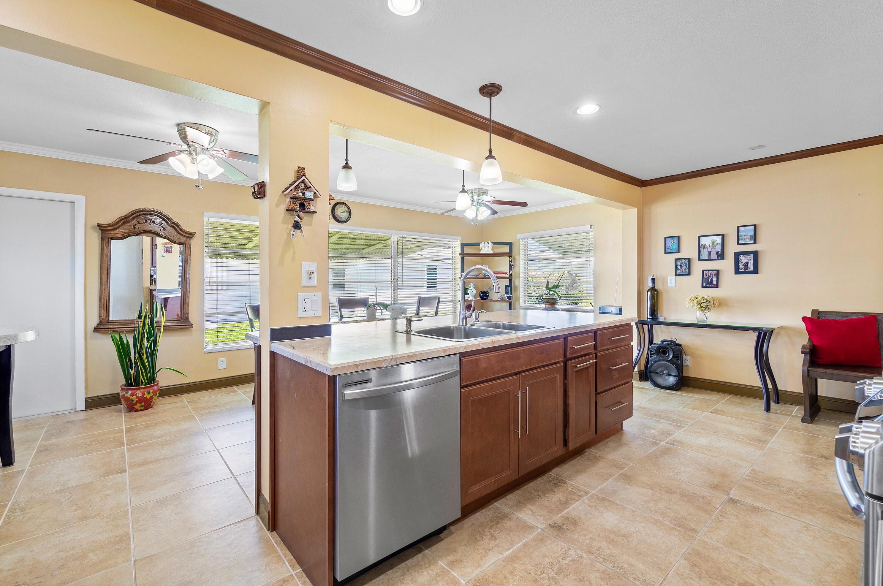 120 Leisureville Blvd, Boynton Beach FL 33426-4351 exterior