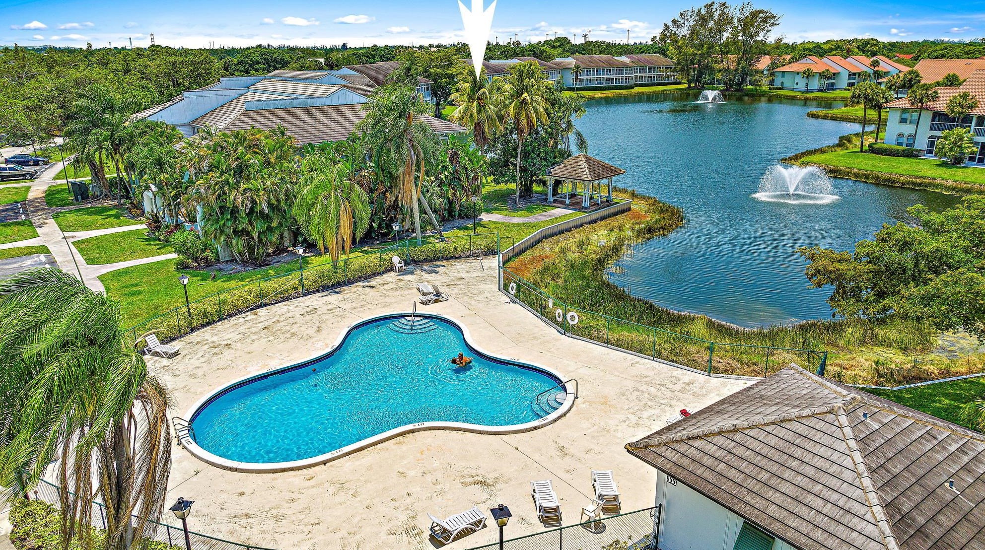 272 Cypress Pt Dr, West Palm Beach FL  33418-7146 exterior