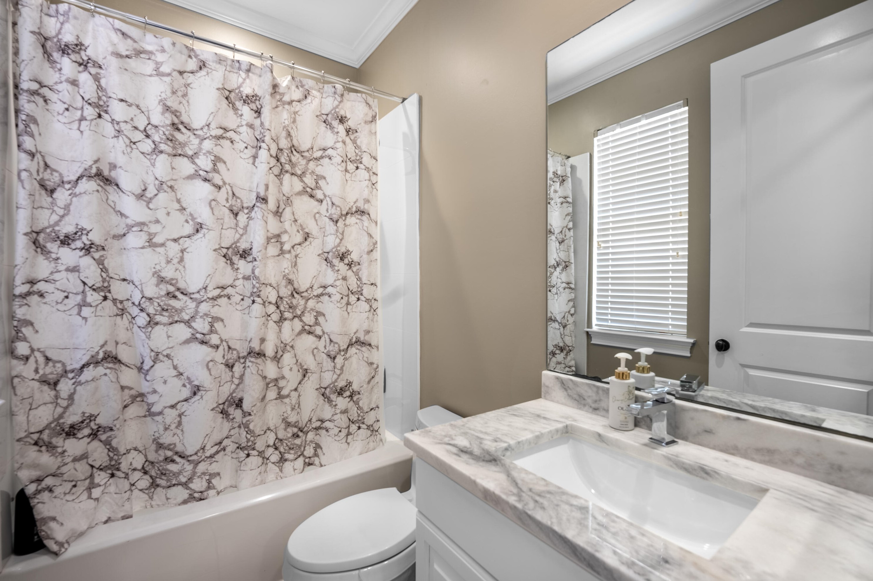 15 Via Floresta Dr, Boca Raton FL 33487-1579 exterior