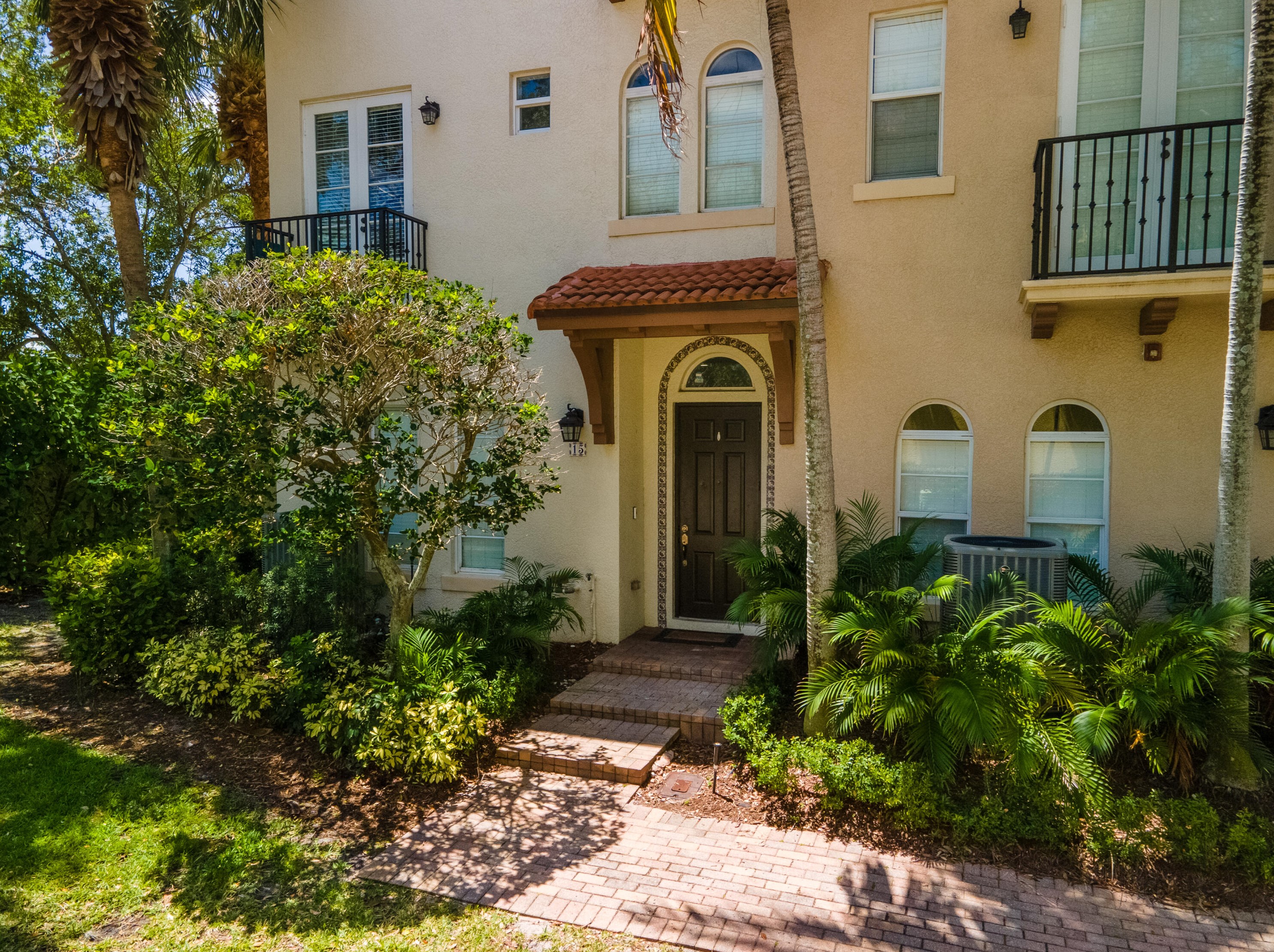 15 Via Floresta Dr, Boca Raton FL 33487-1579 exterior