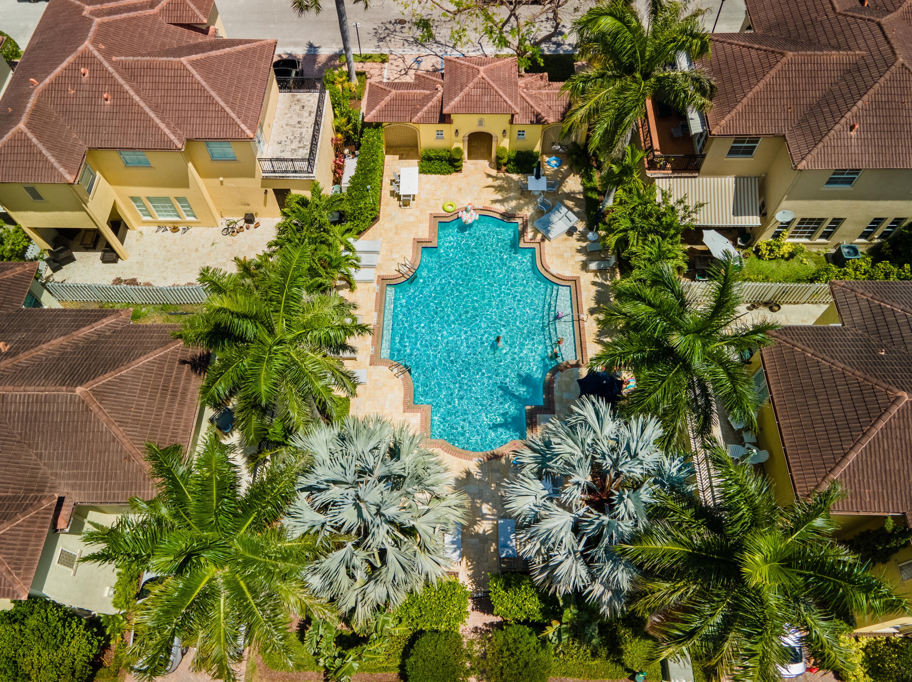 15 Via Floresta Dr, Boca Raton FL 33487-1579 exterior