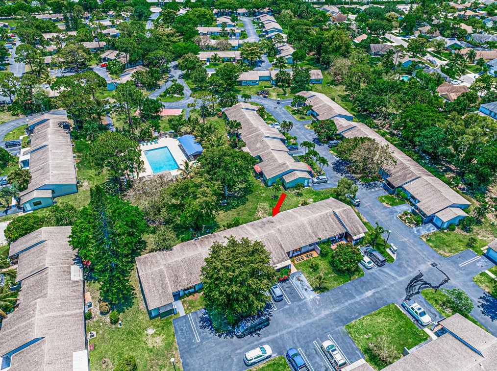 76 Westecunk Dr, West Palm Beach FL  33411-8252 exterior