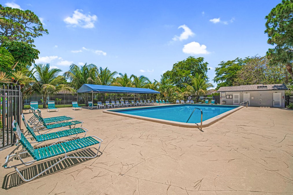 76 Westecunk Dr, West Palm Beach FL  33411-8252 exterior