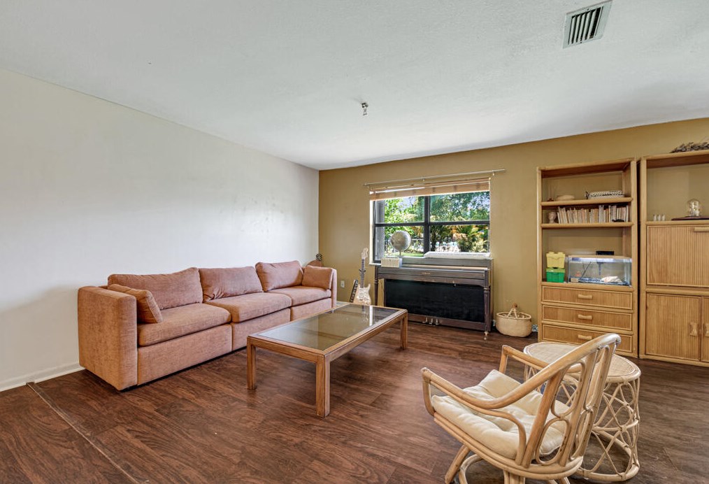 76 Westecunk Dr, West Palm Beach FL  33411-8252 exterior