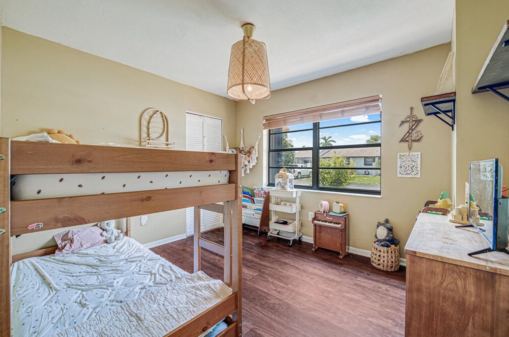 76 Westecunk Dr, West Palm Beach FL  33411-8252 exterior