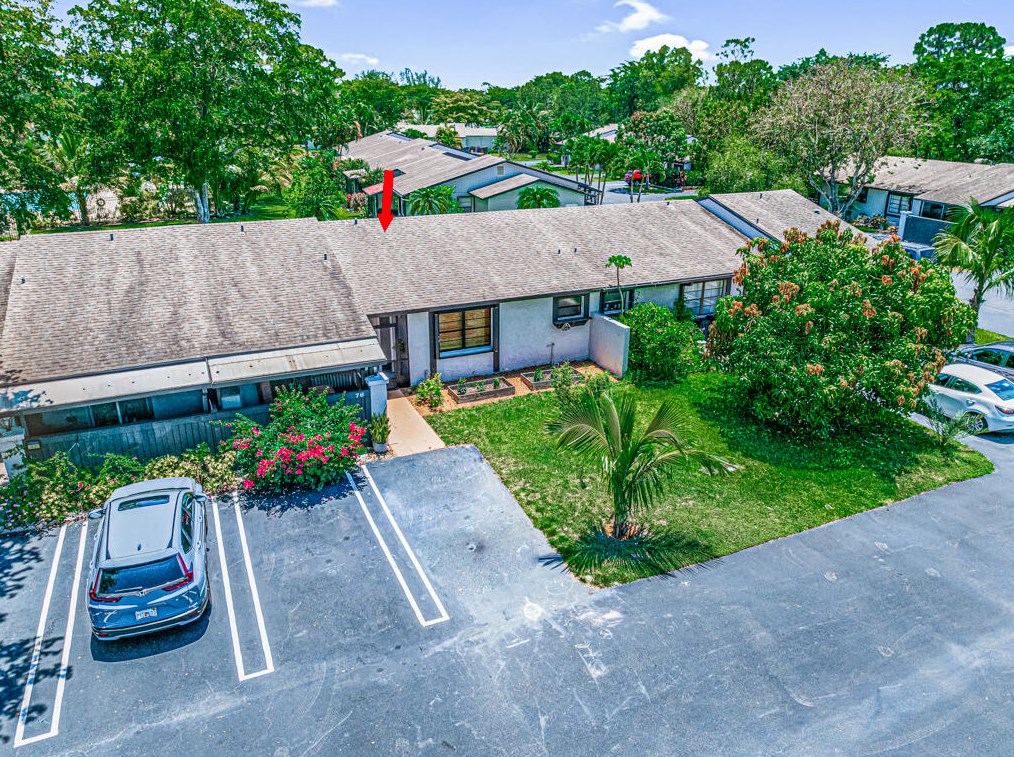 76 Westecunk Dr, West Palm Beach FL  33411-8252 exterior