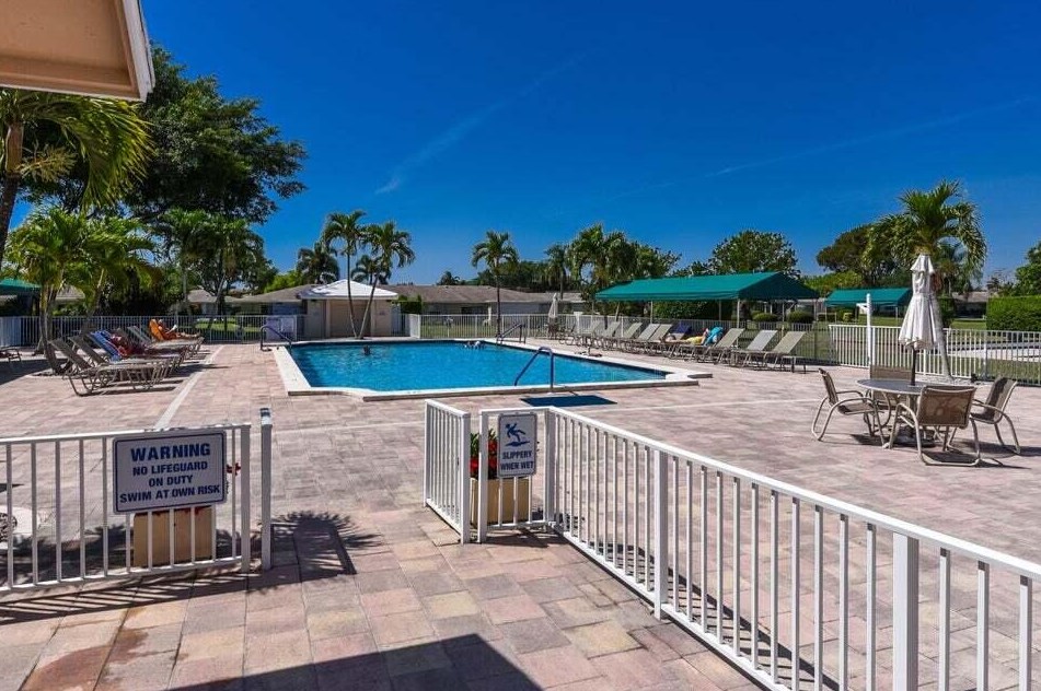 20872 Covington, Boca Raton FL 33433-1812 exterior