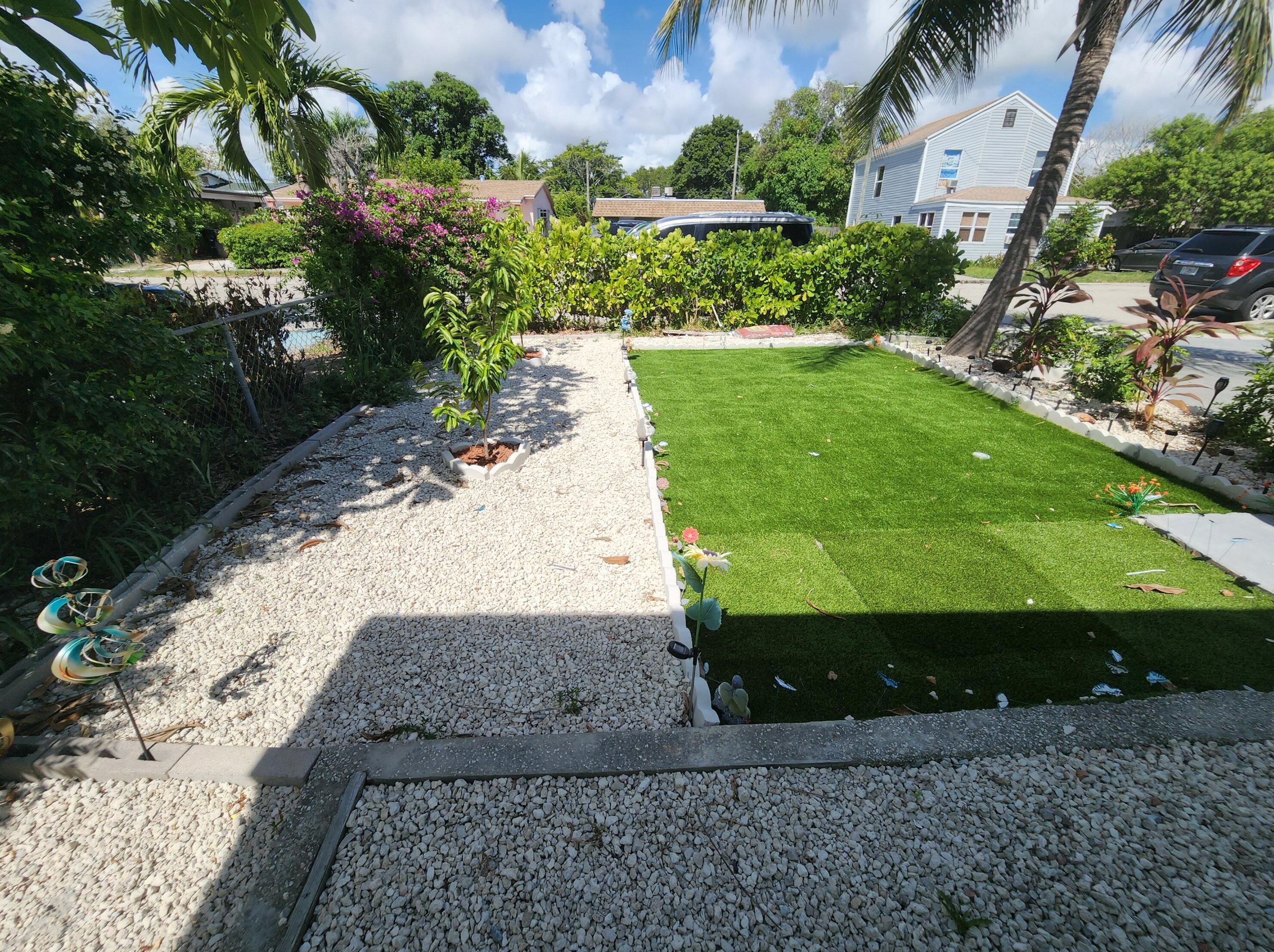 722 B St, Lake Worth FL  33460-2429 exterior