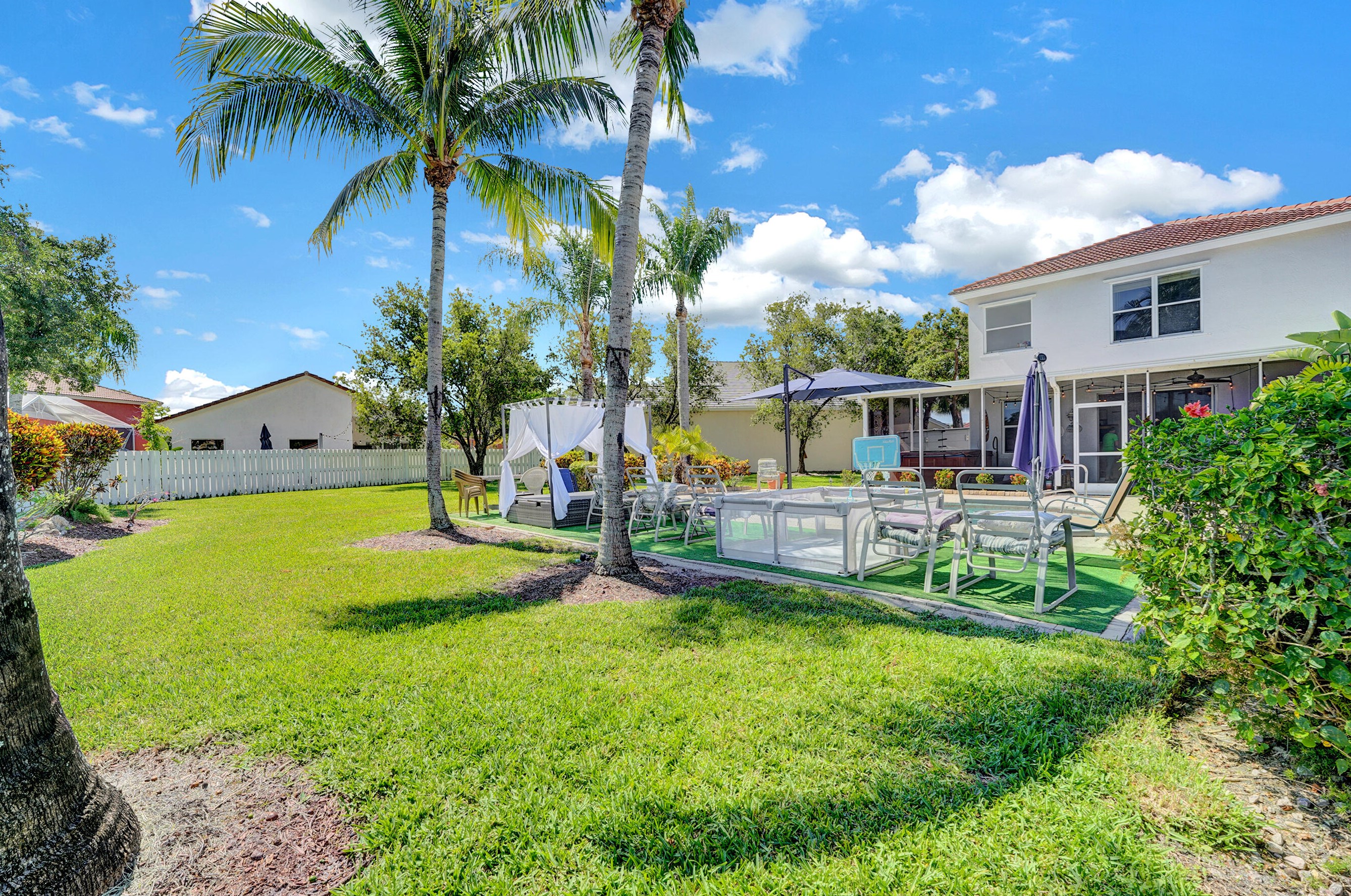 8176 Pelican Harbour Dr, Lake Worth FL  33467-6849 exterior