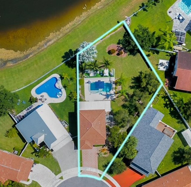 8176 Pelican Harbour Dr, Lake Worth FL  33467-6849 exterior