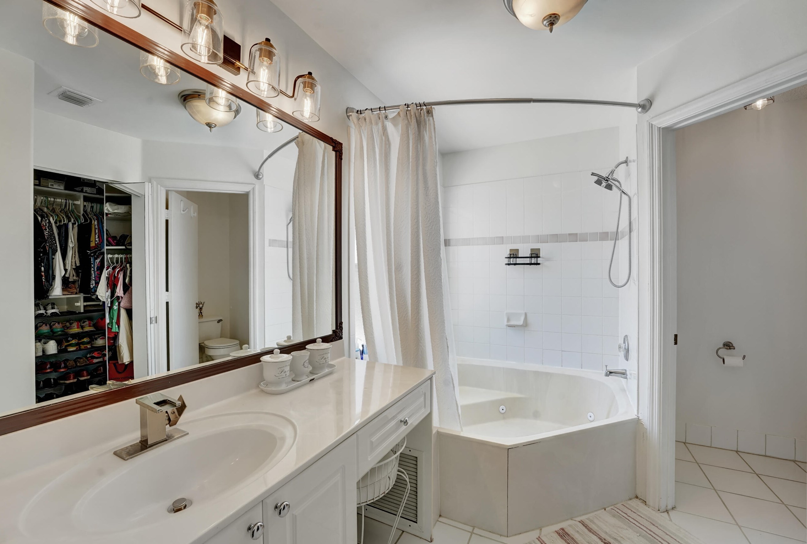 8176 Pelican Harbour Dr, Lake Worth FL  33467-6849 exterior