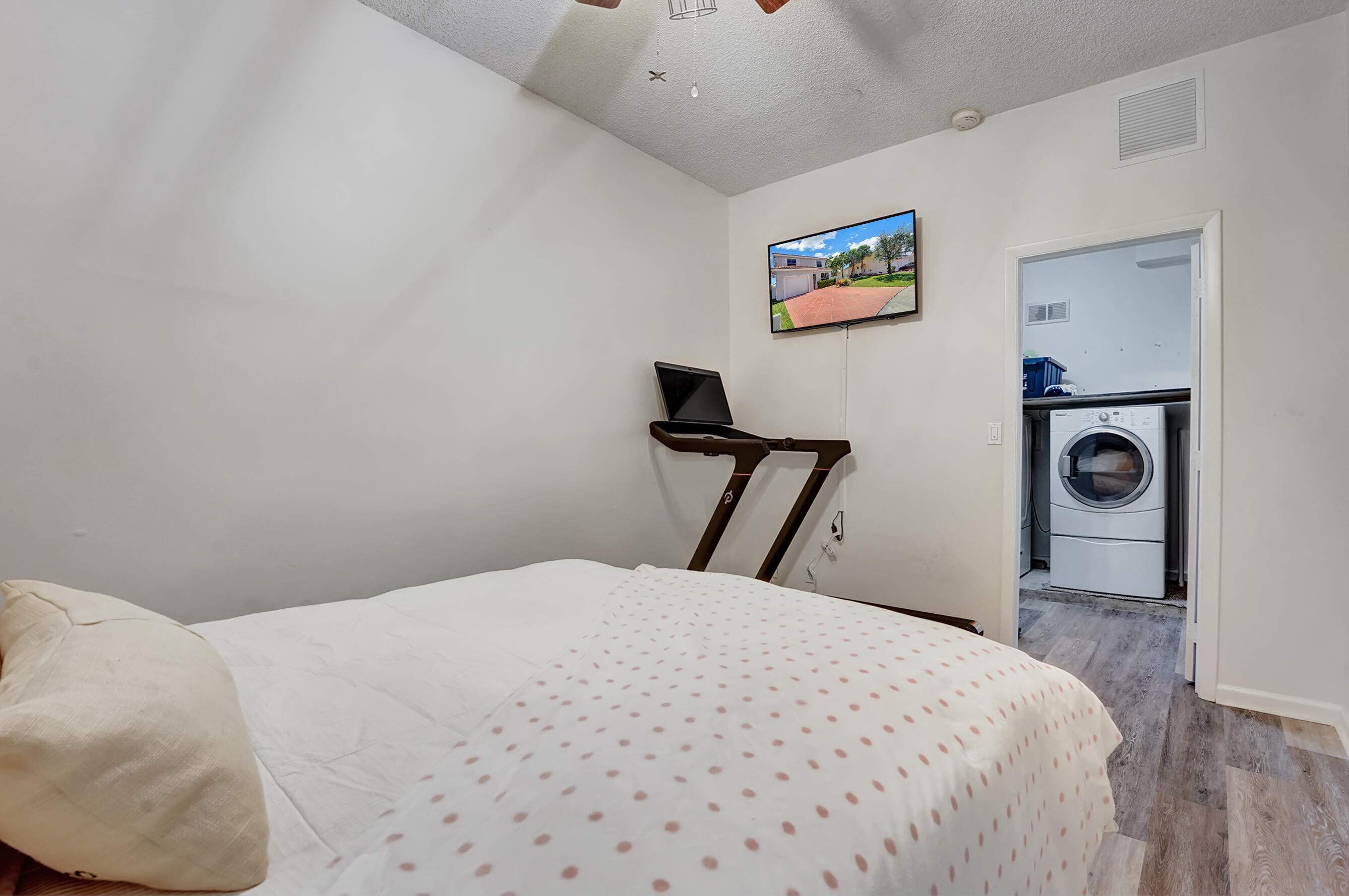 8176 Pelican Harbour Dr, Lake Worth FL  33467-6849 exterior