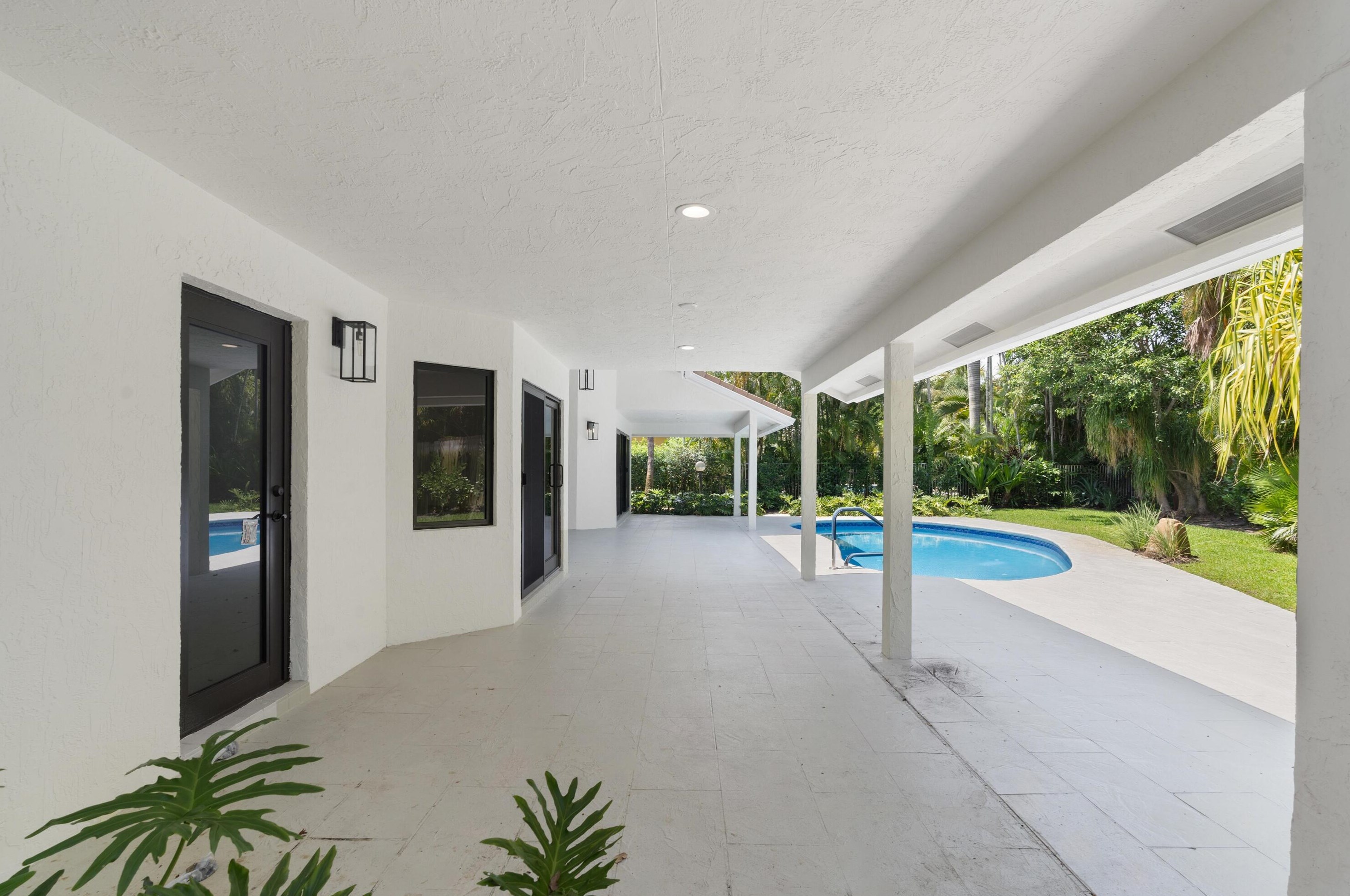 12908 Cocoa Pne Dr, Boynton Beach FL 33436-6145 exterior