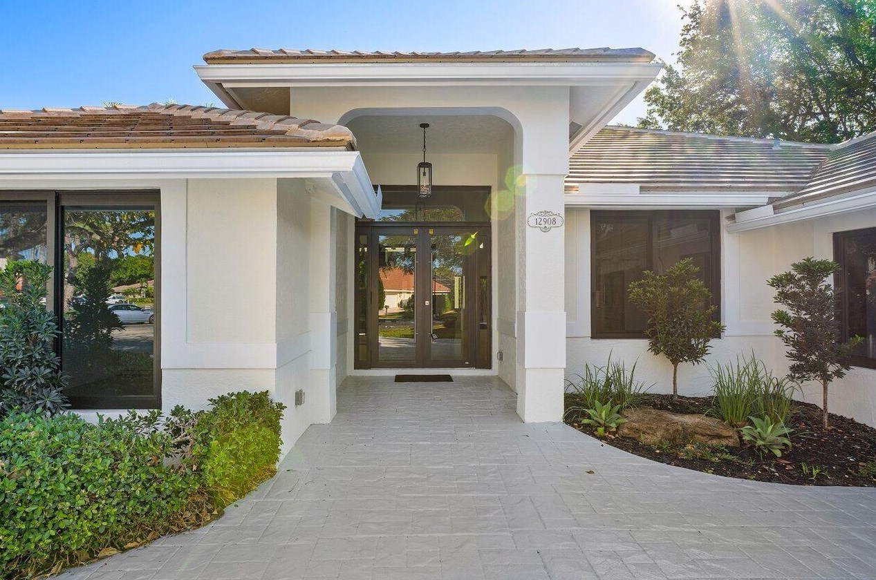 12908 Cocoa Pne Dr, Boynton Beach FL 33436-6145 exterior