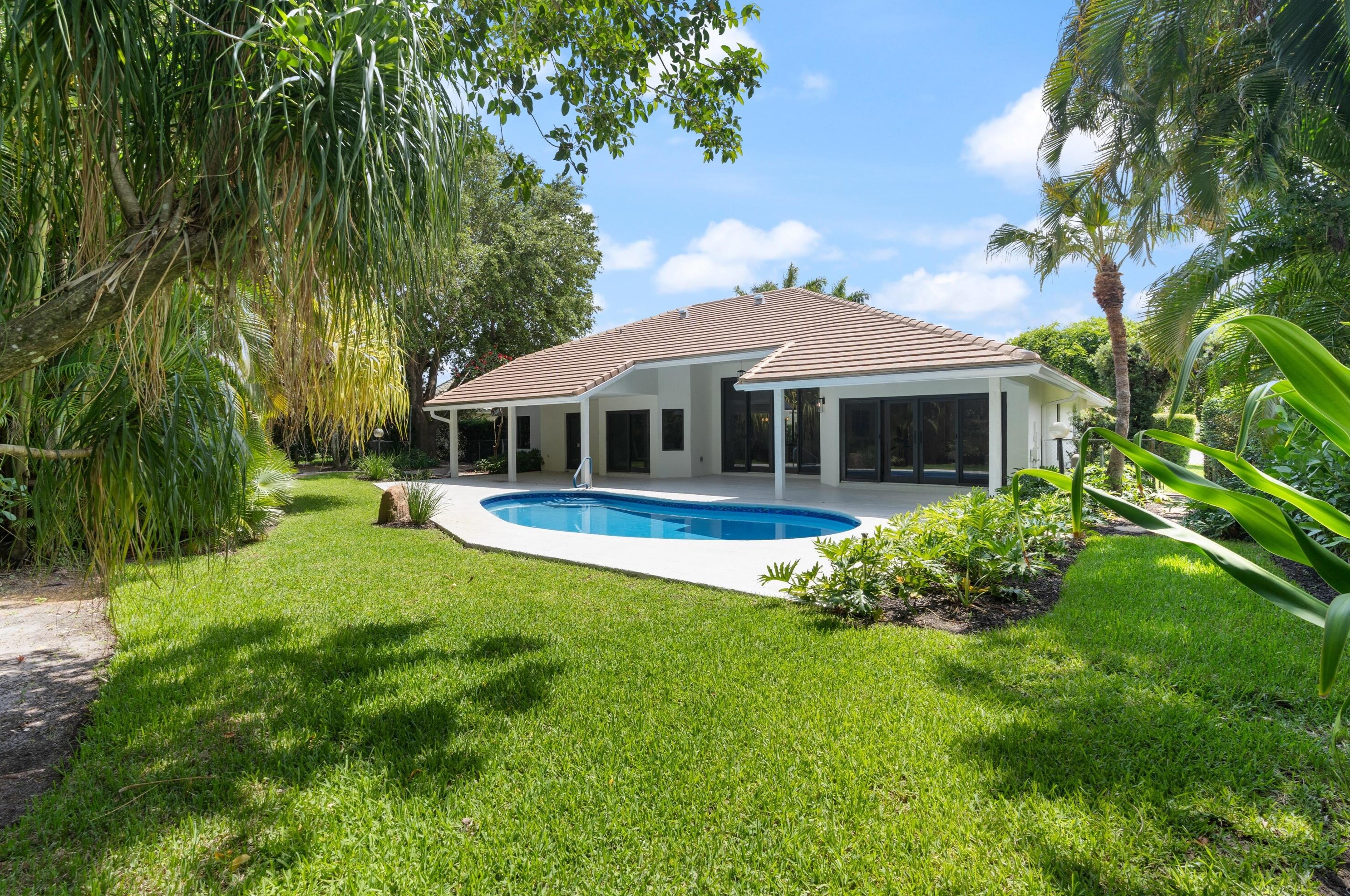 12908 Cocoa Pne Dr, Boynton Beach FL 33436-6145 exterior