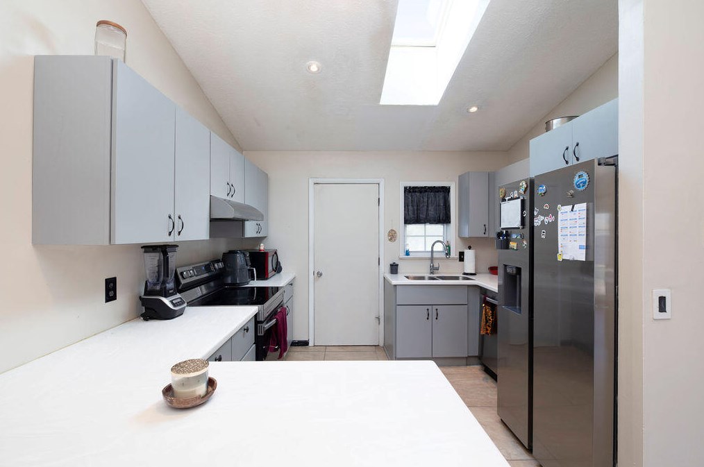 417 Dolores Ave, Fort Pierce FL 34983-1812 exterior