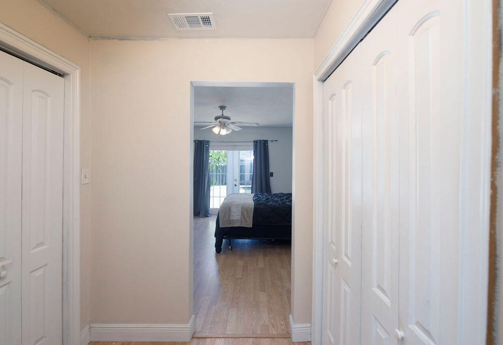 417 Dolores Ave, Fort Pierce FL 34983-1812 exterior