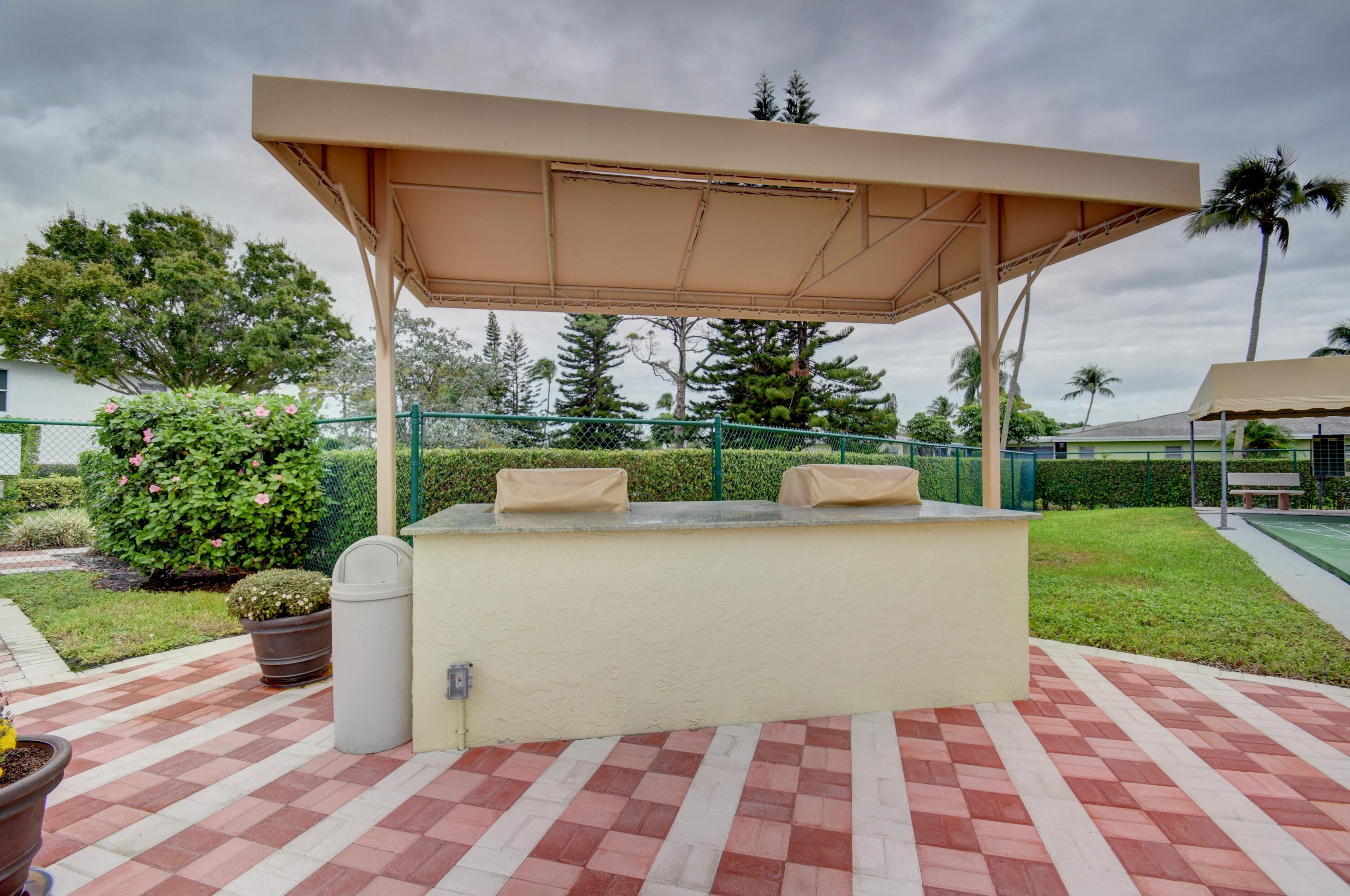 2501 Red Hibiscus Blvd, Delray Beach FL  33445-6195 exterior