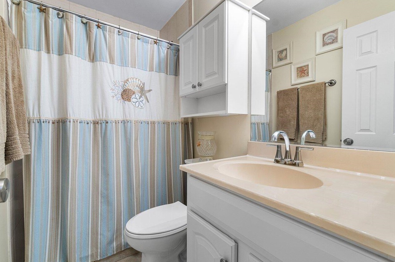 1302 7 Ct, Boynton Beach FL 33426-2928 exterior