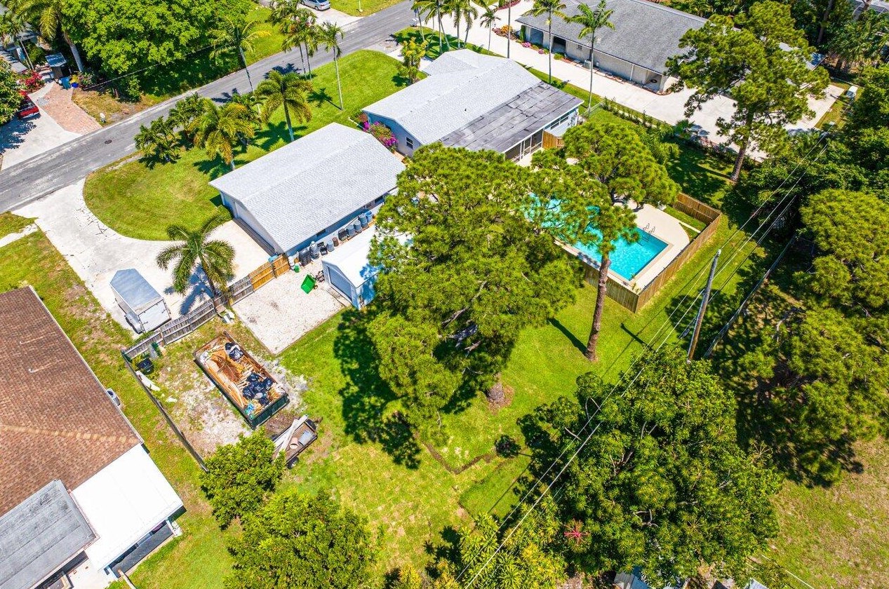 1302 7 Ct, Boynton Beach FL 33426-2928 exterior