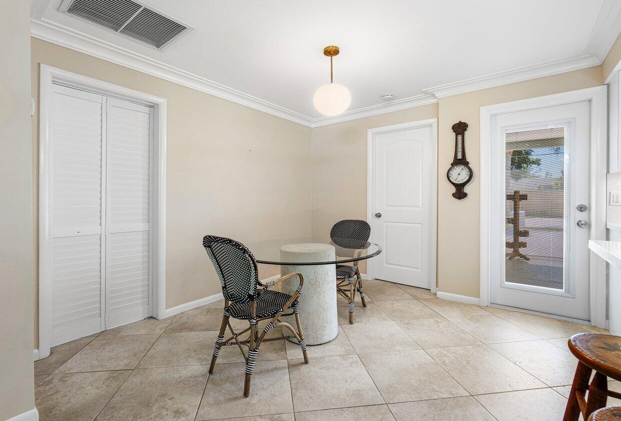 1302 7 Ct, Boynton Beach FL 33426-2928 exterior