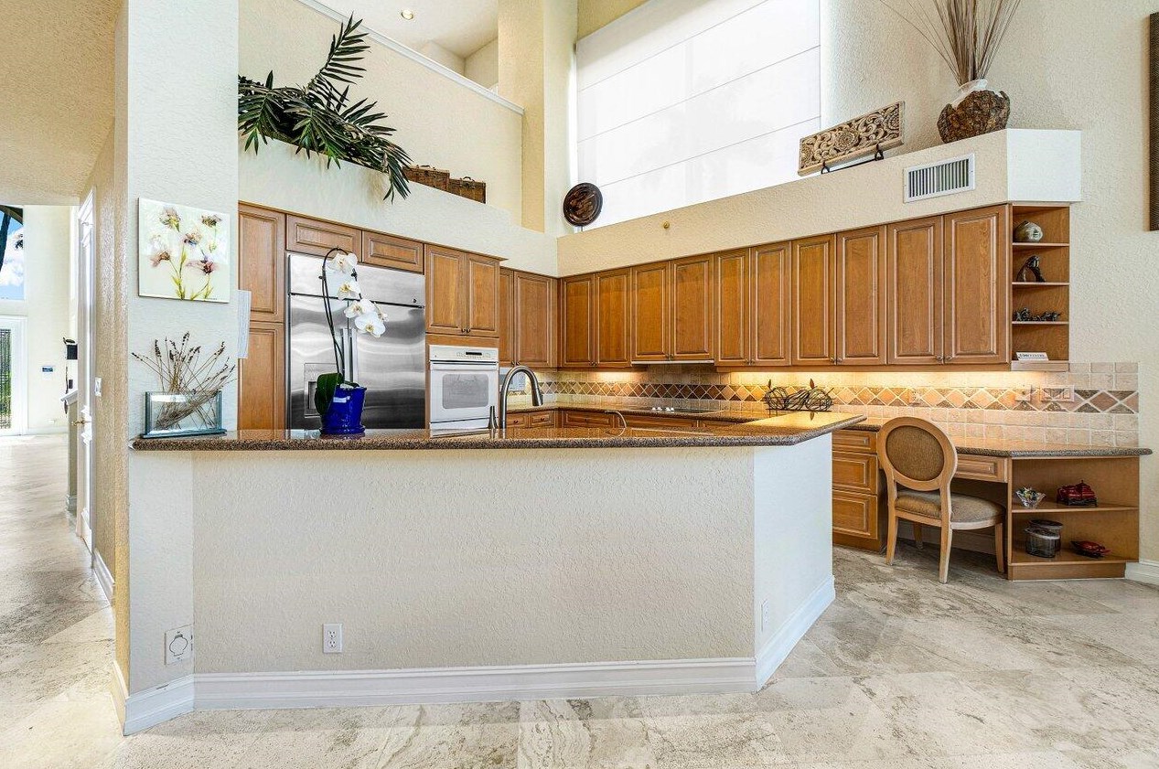 13 Is Dr, Boynton Beach FL 33435-3310 exterior