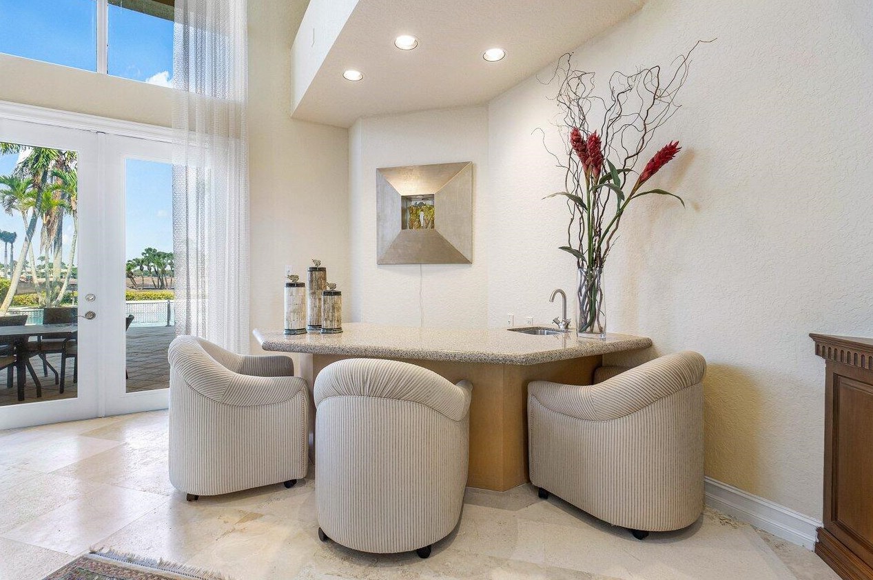 13 Is Dr, Boynton Beach FL 33435-3310 exterior