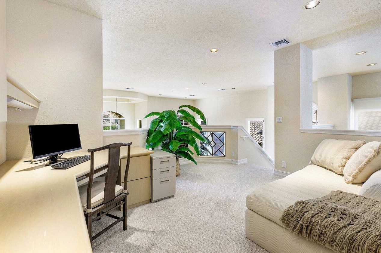 13 Is Dr, Boynton Beach FL 33435-3310 exterior