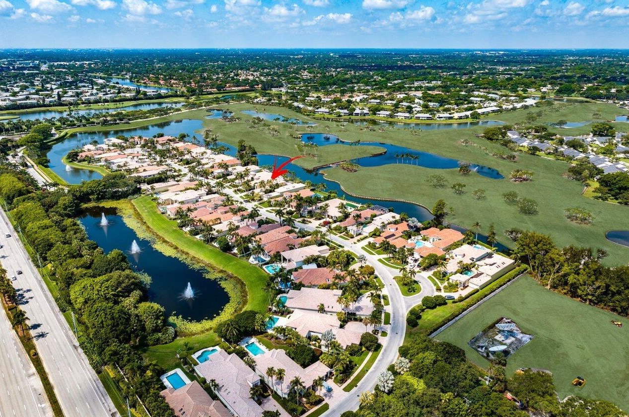 13 Is Dr, Boynton Beach FL 33435-3310 exterior