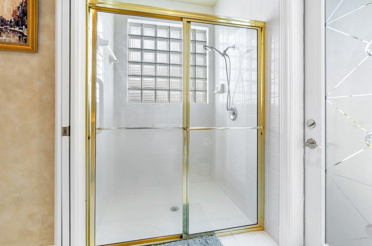 13 Is Dr, Boynton Beach FL 33435-3310 exterior