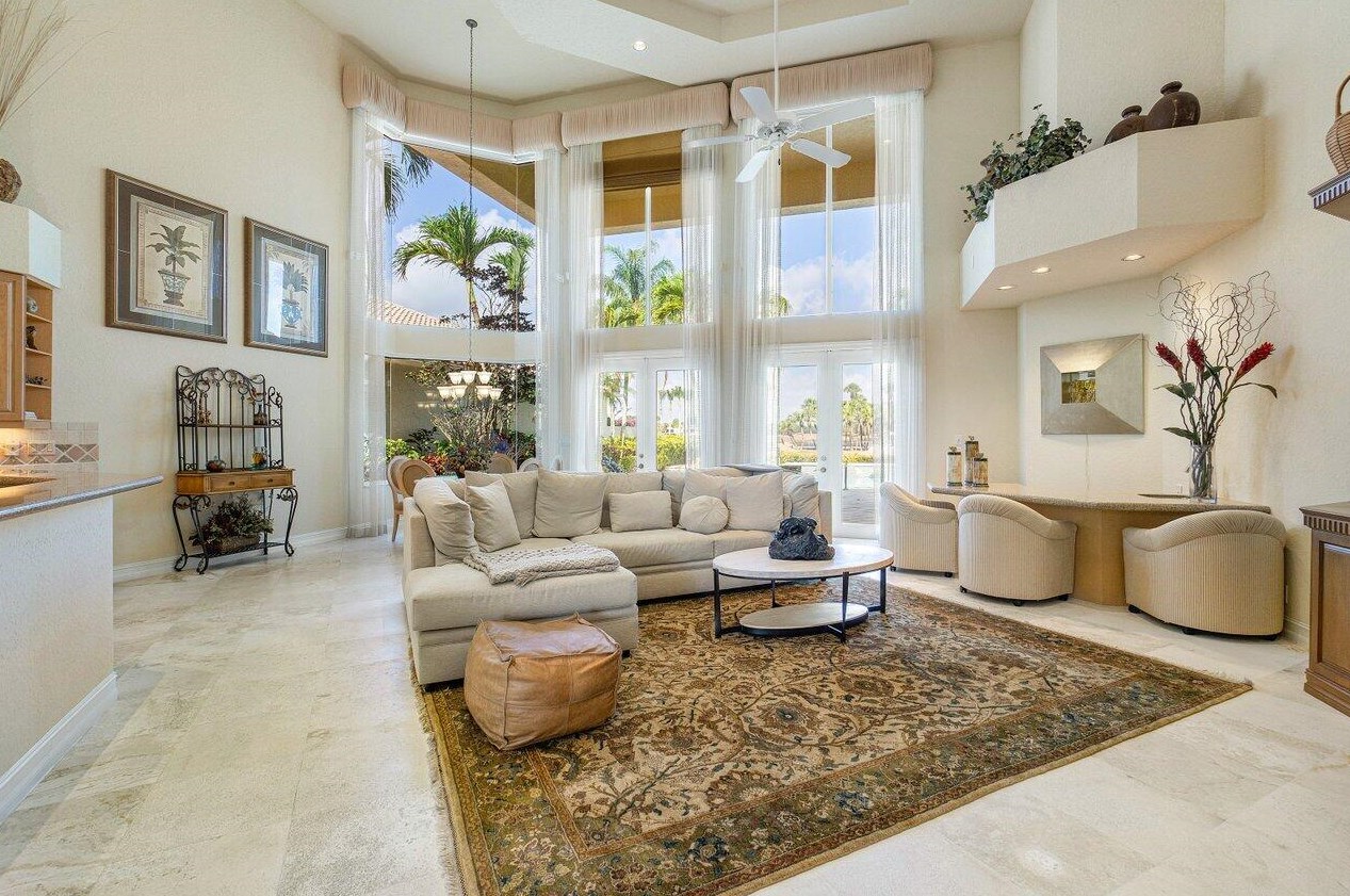 13 Is Dr, Boynton Beach FL 33435-3310 exterior