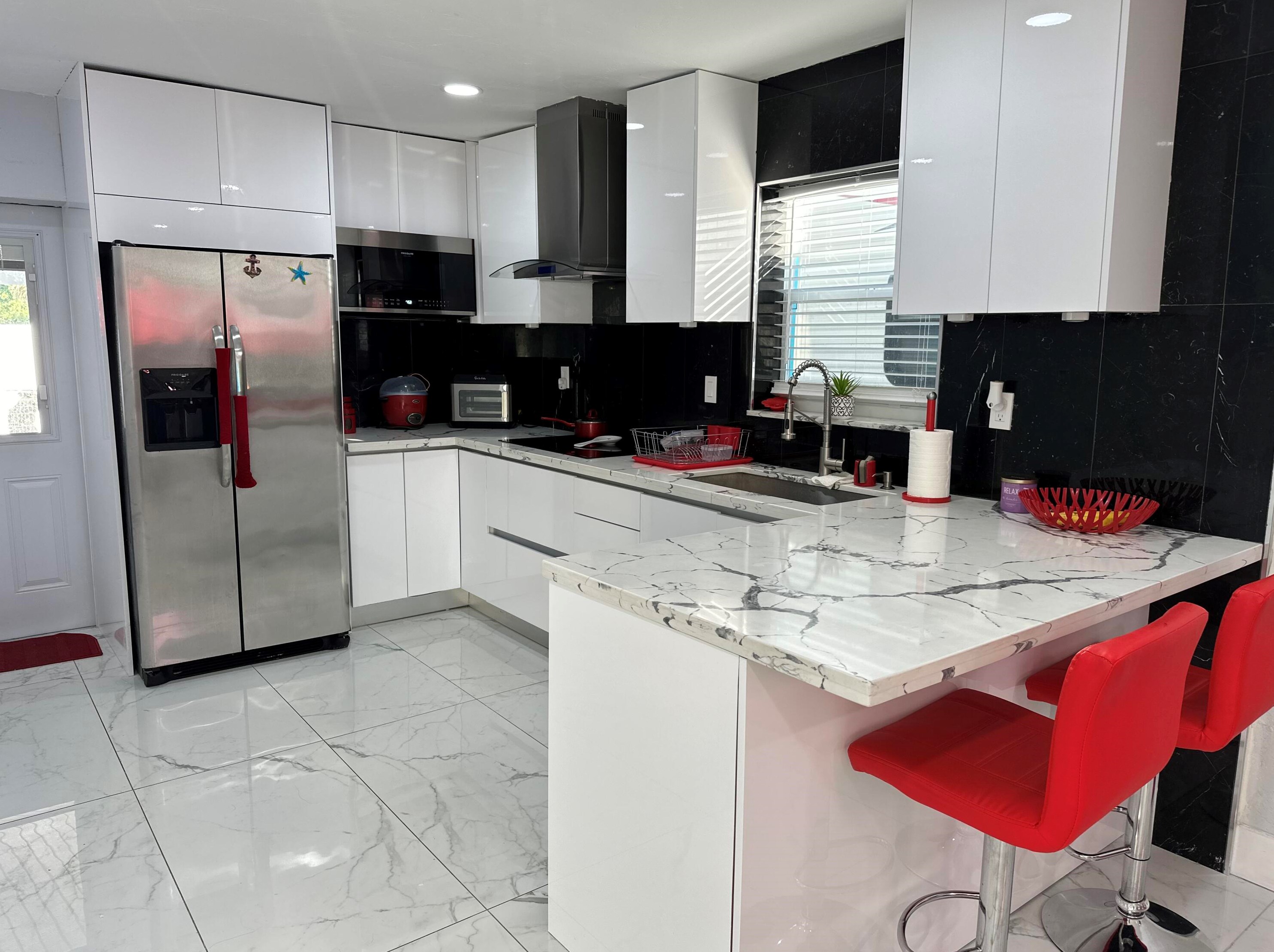 5823 Churchill Cir, West Palm Beach FL  33405-3444 exterior